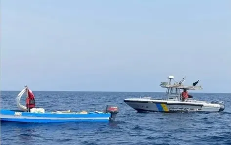 إنقاذ مواطن في بحر جدة