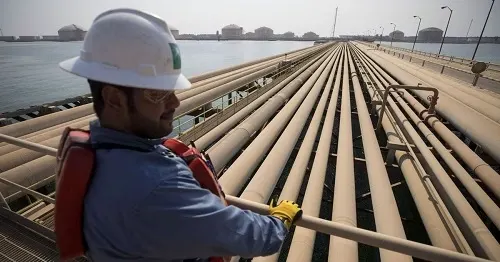 رويترز: السعودية تستأنف تحميل النفط بميناء رأس تنورة