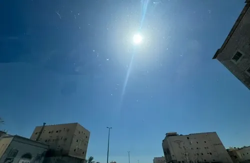 القطيف.. أجواء مغبرة بحرارة 43 مئوية