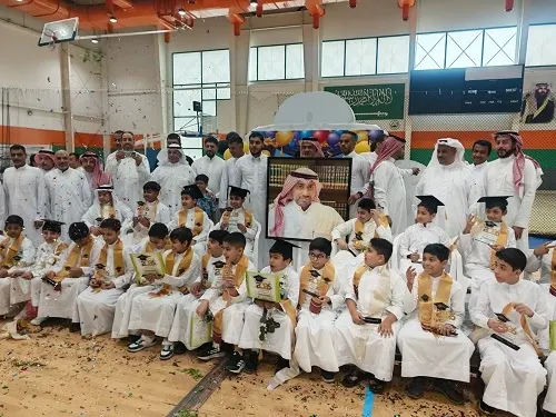 بعد 3 أشهر من وفاته.. مؤيد الصفار حاضراً بين طلابه بـ “صورة”