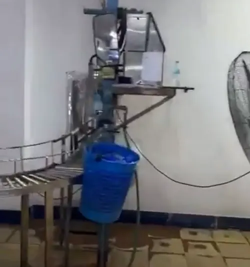 خلف واجهات نظامية.. 12 معملاً يعبئ “مياهاً مجهولة”