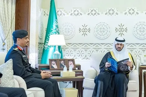 نائب أمير الشرقية يطلع على أعمال مركز العمليات الأمنية