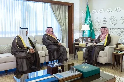 الأمير سعود بن بندر استقبل نائب رئيس عمليات الموانئ