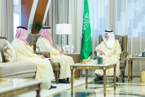 أمير الشرقية يطلع على خطط “سابك”
