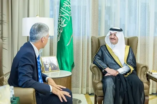 أمير الشرقية يستقبل سفير قبرص