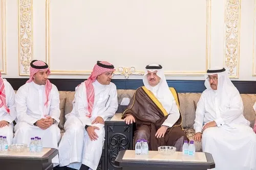 أمير الشرقية يقدم التعازي لأسرة الضبيب