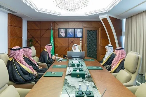 أمير الشرقية يطلع على منجزات مستشفى قوى الأمن بالدمام