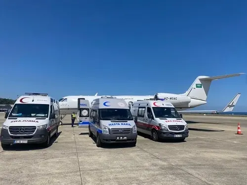 إخلاء طبي لـ 3 مواطنين من طرابزون