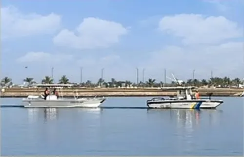 إنقاذ مواطنين في بحر ينبع