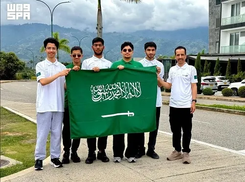 العرفج والرمل إلى كولومبيا ضمن بعثة منتخب الفيزياء