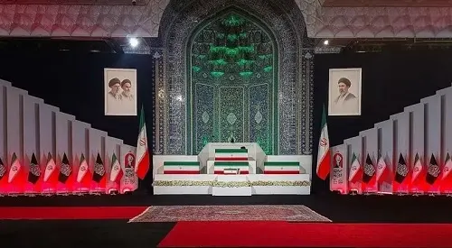 وفد سعودي يقدم العزاء في مراسم تشييع خامنئي