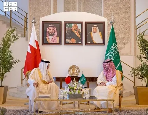 وزير الخارجية يبحث مع نظيره البحريني مسار المفاوضات الأمريكية الإيرانية