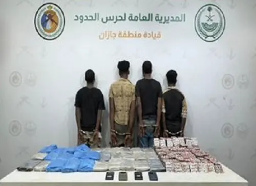 جازان.. سقوط 4 إثيوبيين بـ 31 كيلو حشيش و9725 حبة مشبوهة