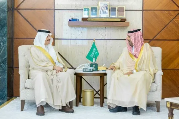 أمير الشرقية يطلع على مشروع “الوقف الإسعافي” للهلال الأحمر