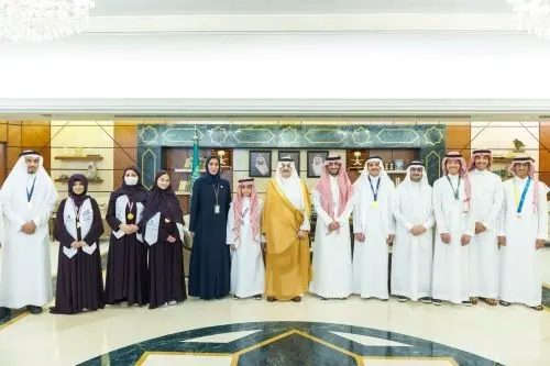 أمير الشرقية يحتفي بإنجازات الطلاب الدولية