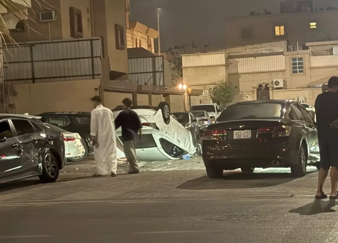 انقلاب سيارة في أم الساهك.. والملابسات غير معروفة
