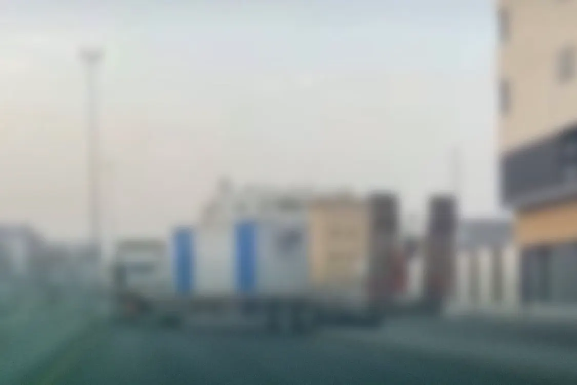 الشرقية.. ركوب الرصيف يقود سائق شاحنة إلى «المرور»