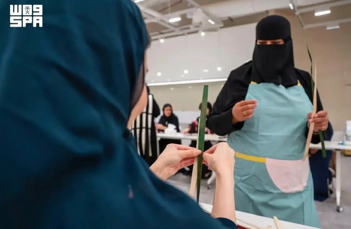 «سوارفسكي» على خط الحرف السعودية.. زينة الجدات بلمسة عصرية