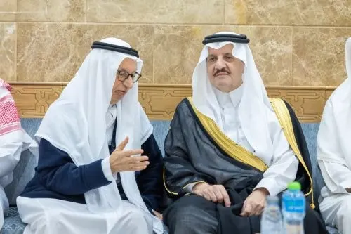 أمير الشرقية يقدم التعازي لأسرة الجشي