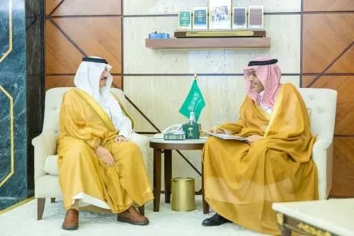 أمير الشرقية يستقبل رئيس وأعضاء مجلس إدارة “نمو للتوحد”