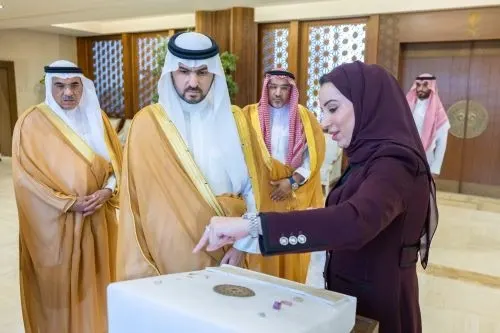 نائب أمير الشرقية يطّلع على آثار عمرها 4 آلاف سنة في دارين وتاروت