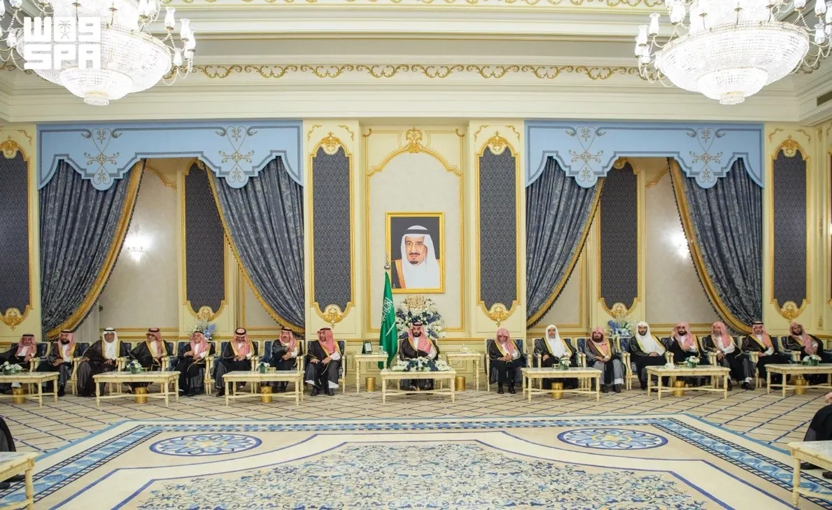 جدة.. ولي العهد يستقبل الأمراء والعلماء وكبار المسؤولين