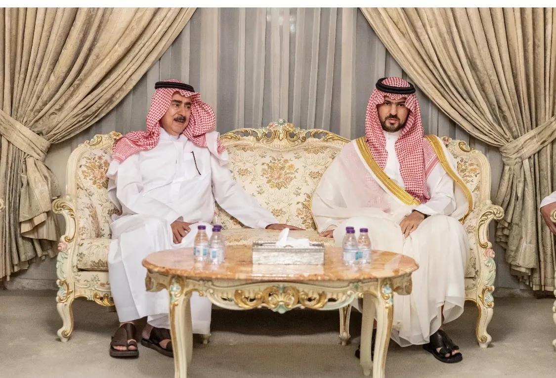 نائب أمير المنطقة الشرقية يعزي أسرة آل مبارك