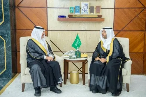 أمير الشرقية يستقبل المدير التنفيذي لمركز زراعة الأعضاء