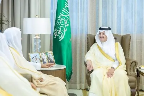 أمير الشرقية يطّلع على عقود صيانة وتشغيل 942 مسجداً وجامعاً