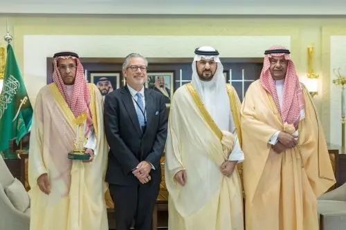 نائب أمير الشرقية يستقبل مدير فرع وزارة الصحة